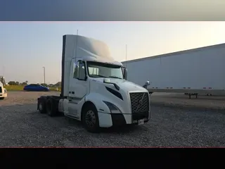 2019 Volvo VNL300