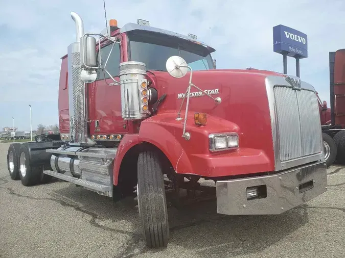 2017 WESTERN STAR 4900SA