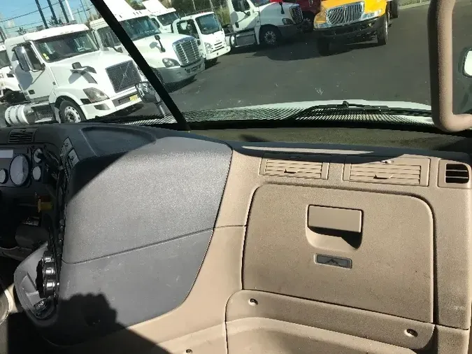 2018 FREIGHTLINER X12564ST