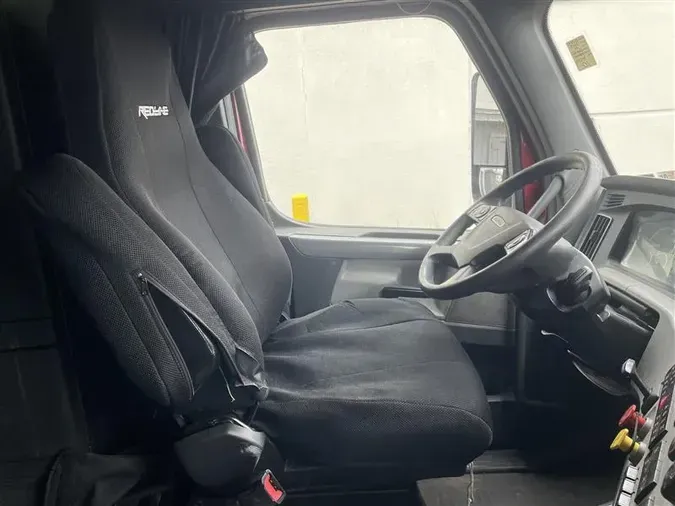 2019 FREIGHTLINER CA126