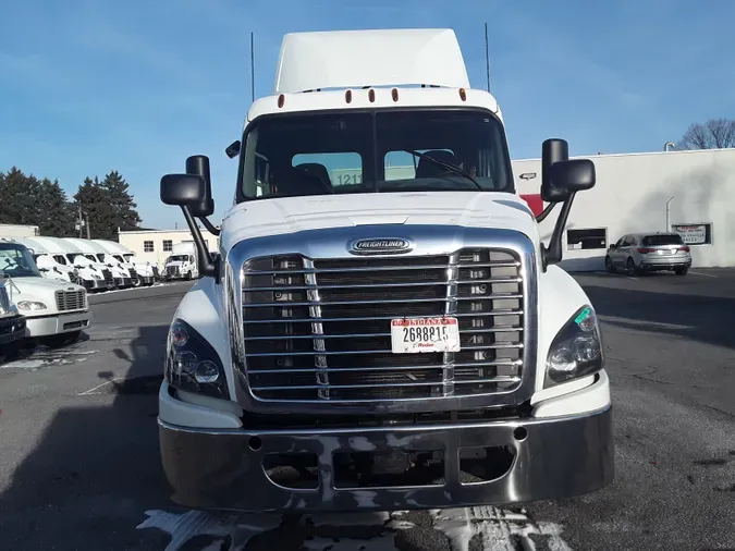 2018 FREIGHTLINER/MERCEDES CASCADIA 125