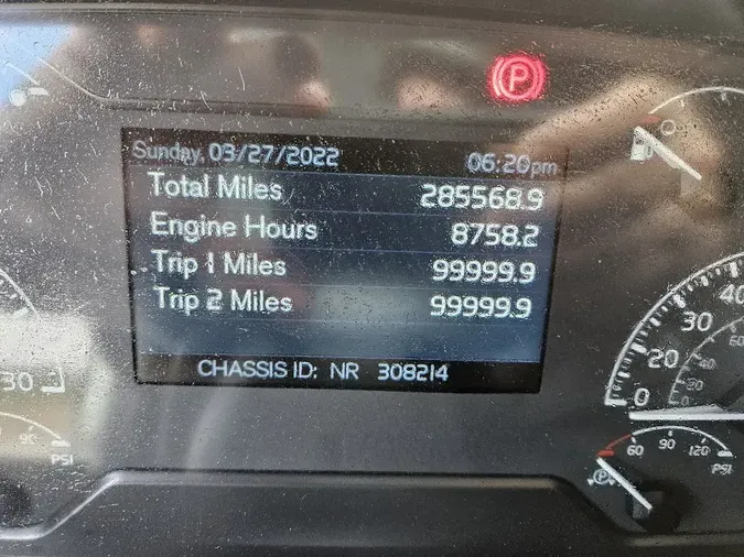 2023 VOLVO VNL64T860