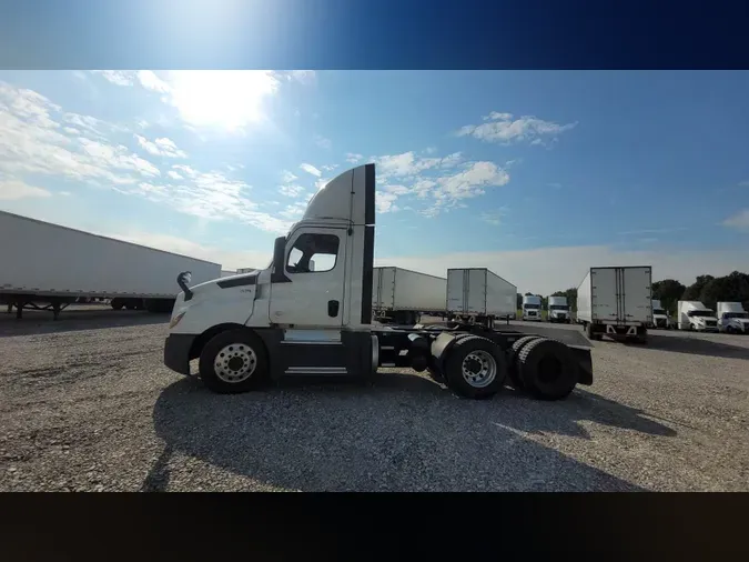 2019 Freightliner Cascadia 126