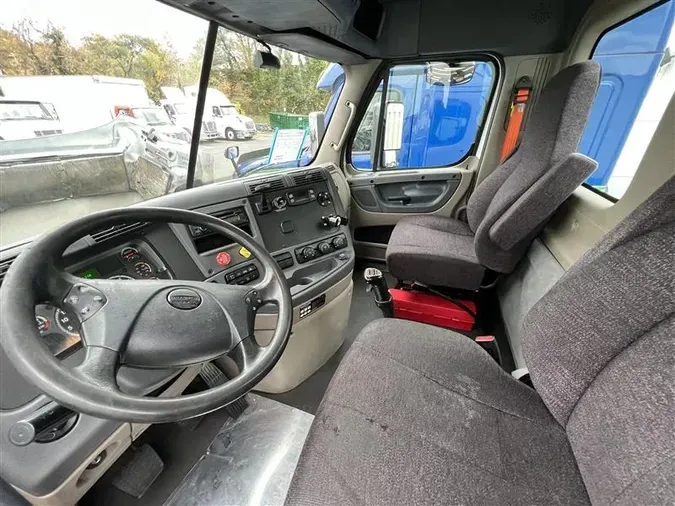 2016 FREIGHTLINER/MERCEDES CASCADIA 113