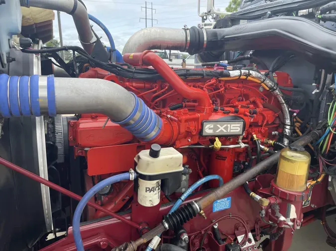 2023 Peterbilt 389