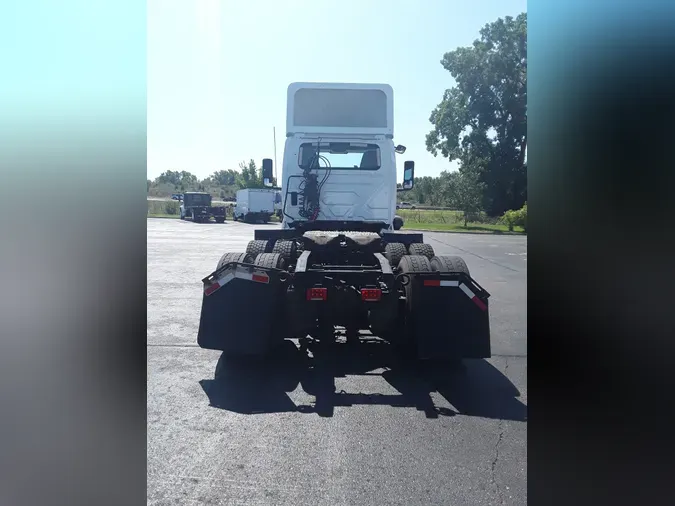 2018 NAVISTAR INTERNATIONAL LT625 DAYCAB T/A