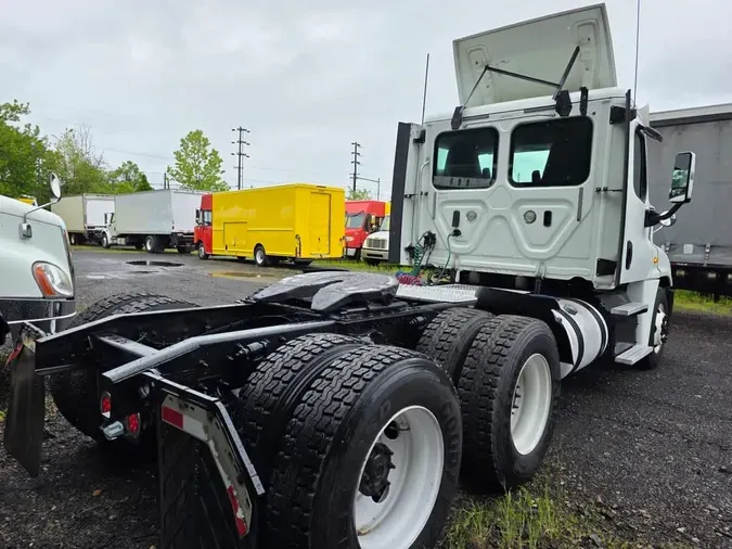 2017 FREIGHTLINER CASCADIA 125