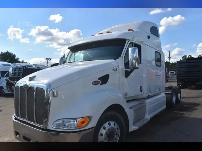 2011 PETERBILT 387