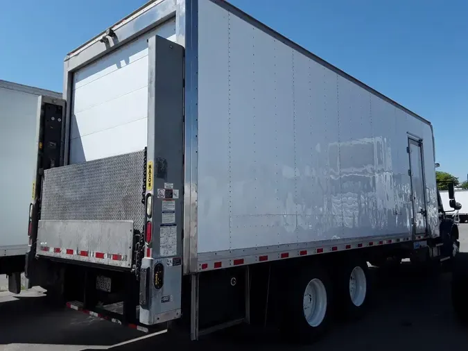 2018 FREIGHTLINER M2 106