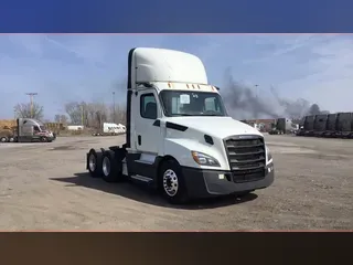 2020 Freightliner Cascadia 126