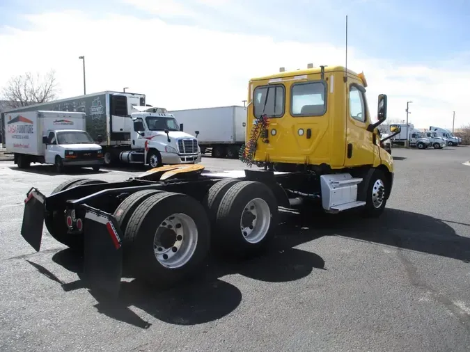 2020 FREIGHTLINER/MERCEDES NEW CASCADIA 116