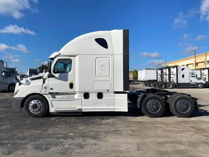 2020 Freightliner Cascadia