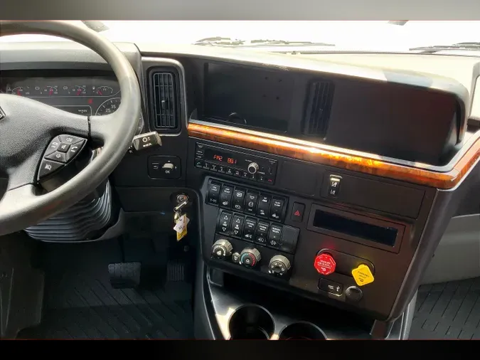 2022 INT LT625 6x4