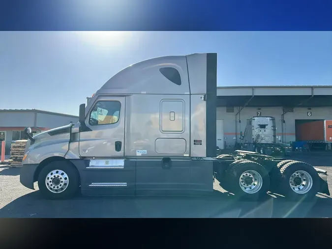 2024 Freightliner Cascadia 126
