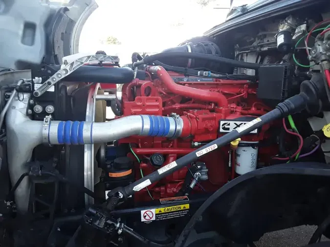 2019 VOLVO VNL64T-300