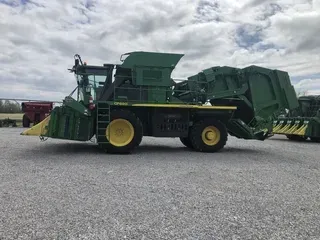 2018 John Deere CP690
