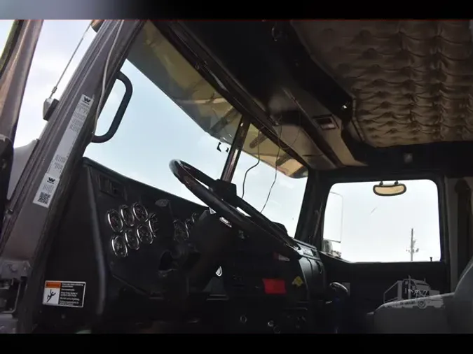 2022 WESTERN STAR 4900EX