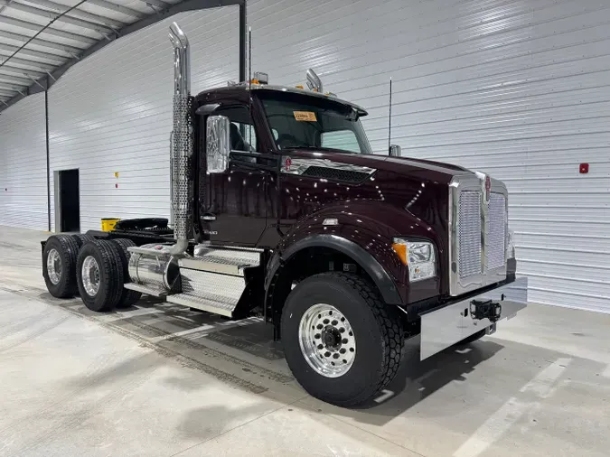 2027 Kenworth T880S