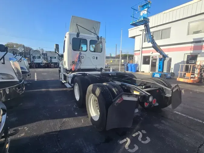 2019 FREIGHTLINER/MERCEDES CASCADIA 125