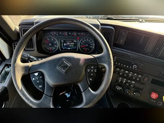 2020 INTERNATIONAL LT