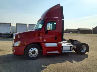 2013 FREIGHTLINER/MERCEDES CASCADIA 125