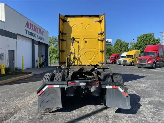 2020 FREIGHTLINER CA126