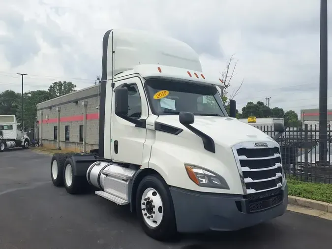 2019 FREIGHTLINER/MERCEDES NEW CASCADIA 1164870a2a84405d60f2b0d09df85fcd919