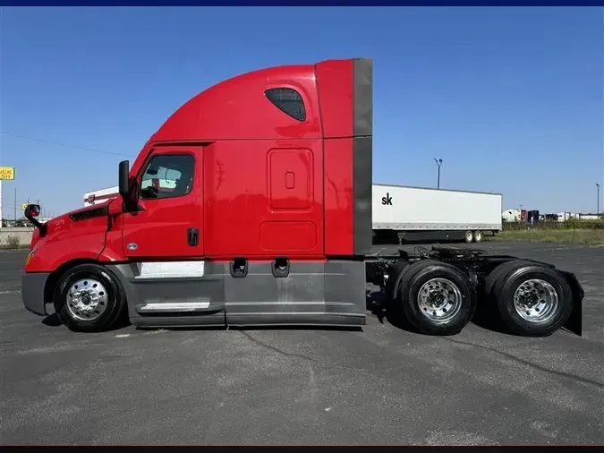 2021 FREIGHTLINER CA126