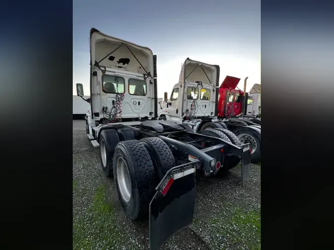 2018 FREIGHTLINER/MERCEDES CASCADIA 125