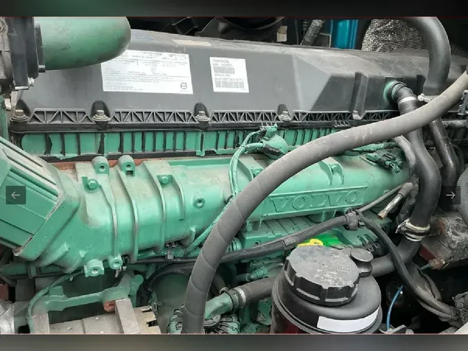 2021 VOLVO VNL64T760