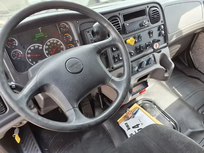 2020 FREIGHTLINER/MERCEDES M2 106
