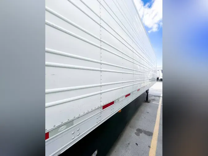 2017 UTILITY VS2RA48768b73467bd051fd938c76d9990771