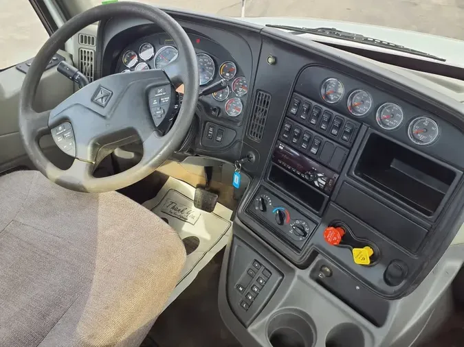 2017 NAVISTAR INTERNATIONAL PRO LF687