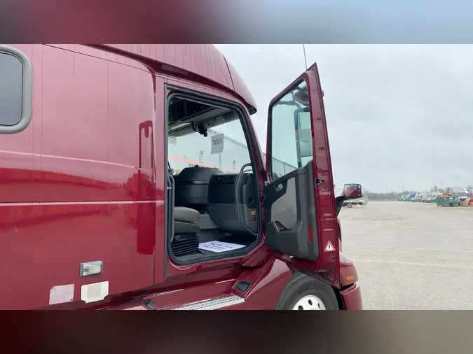 2022 Volvo VNL860