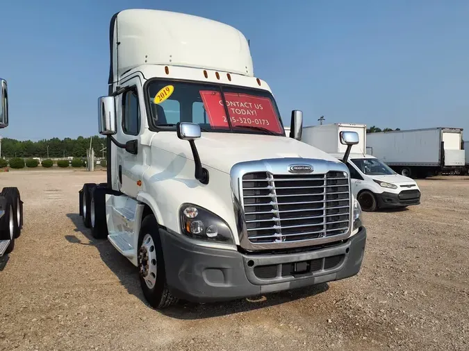 2019 FREIGHTLINER CASCADIA 125