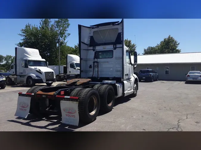 2020 Volvo VNL300