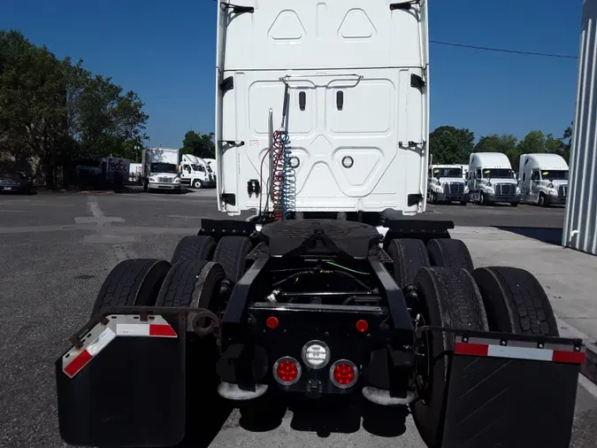 2019 FREIGHTLINER/MERCEDES CASCADIA 125