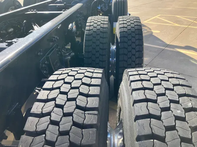 2026 Kenworth T88048827e3a4a71e8cb8a8b79b0f351809e