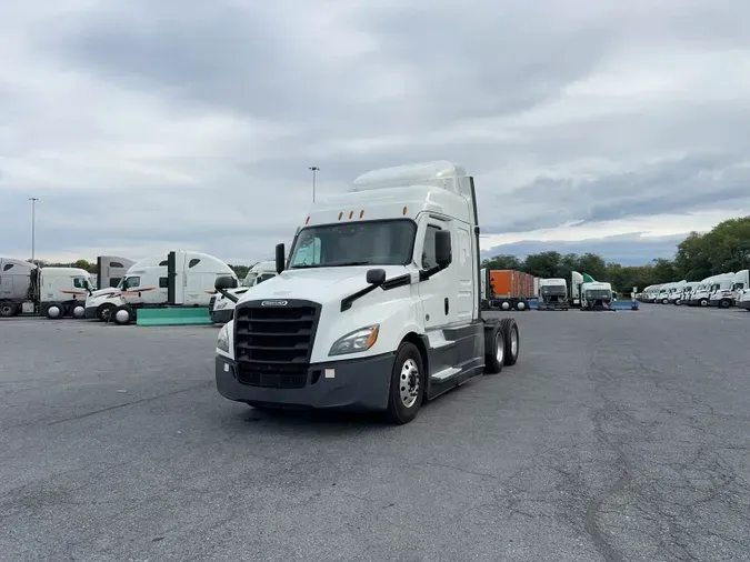 2021 Freightliner Cascadia 126