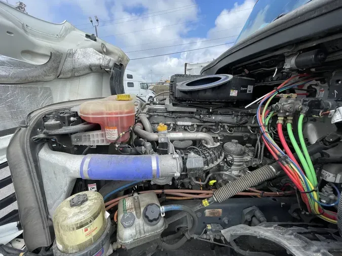 2021 FREIGHTLINER CASCADIA CA126