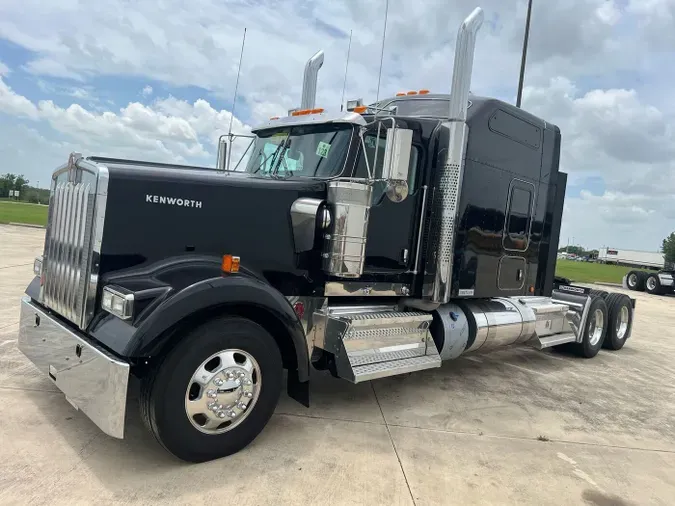 2026 Kenworth W900L