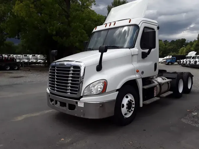 2018 FREIGHTLINER/MERCEDES CASCADIA 1254889eedbb9d6b6cd3f63026e78fdb0db
