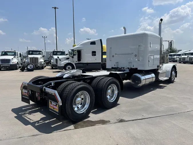 2023 Peterbilt 389