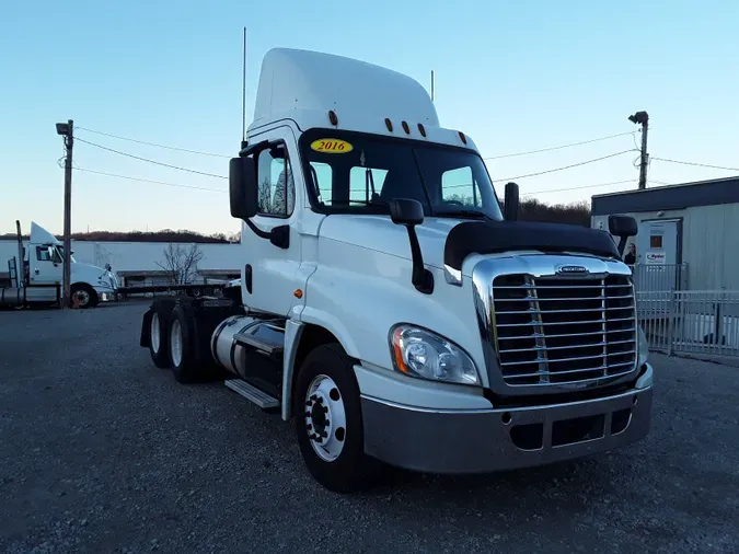 2016 FREIGHTLINER/MERCEDES CASCADIA 125