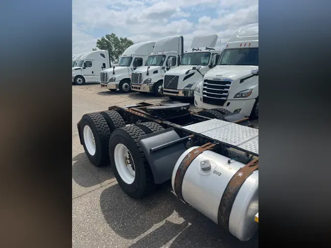 2017 FREIGHTLINER/MERCEDES CASCADIA 113488e2402b73386731ba3bd8e011ca8b3