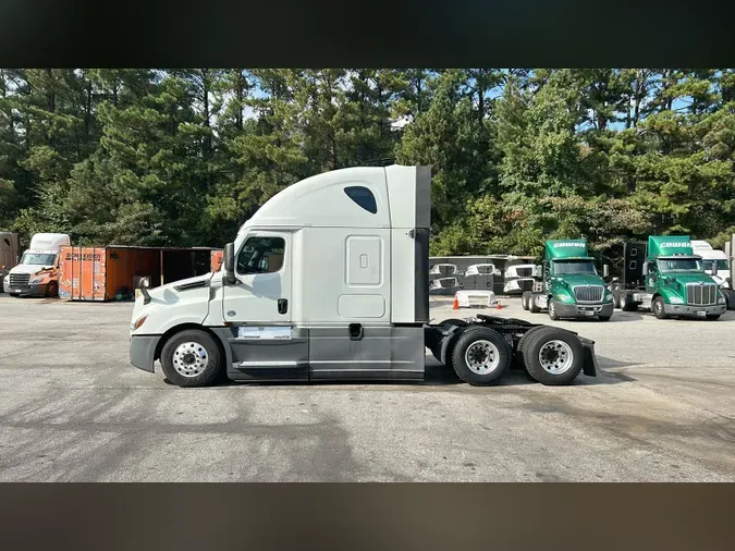 2022 Freightliner Cascadia 126