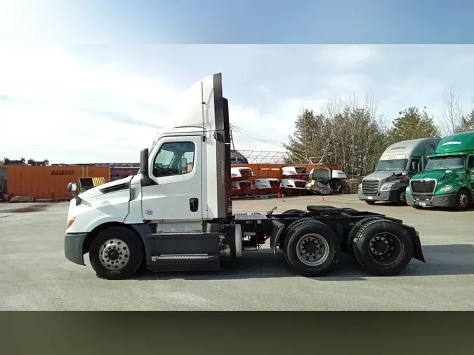 2020 Freightliner Cascadia 126