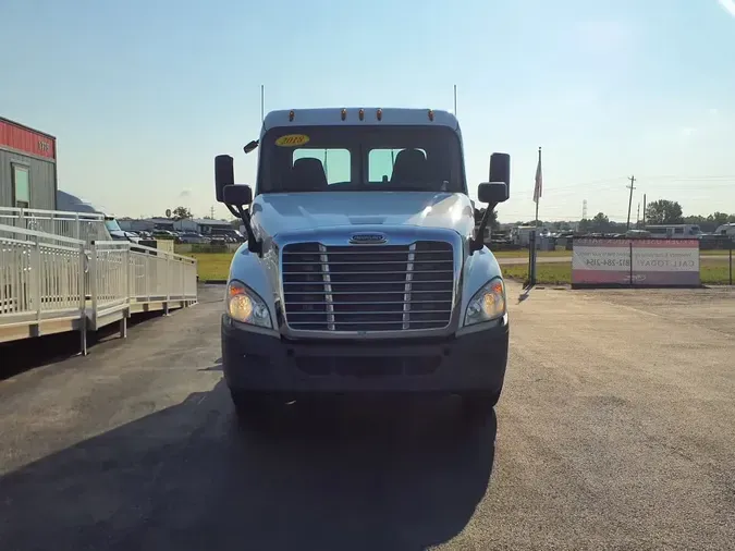 2018 FREIGHTLINER/MERCEDES CASCADIA 125