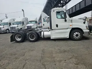 2017 FREIGHTLINER/MERCEDES CASCADIA 125