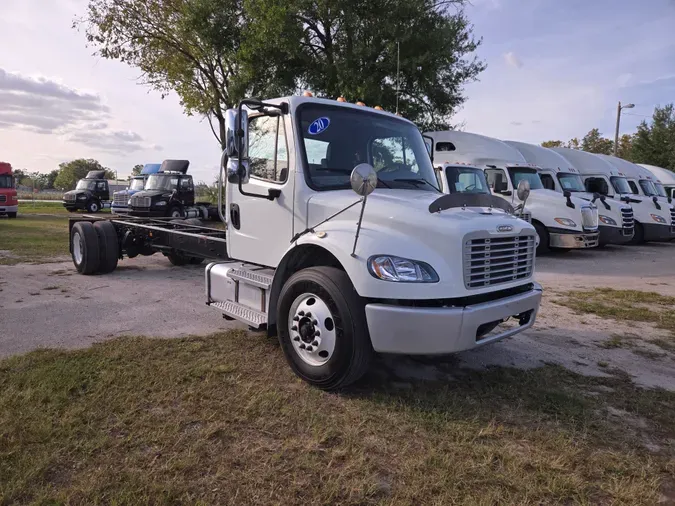 2020 FREIGHTLINER/MERCEDES M2 106